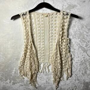 Boho Festival Crochet Fringe Vest Women's M Hippie Cream Layer It's Our Time